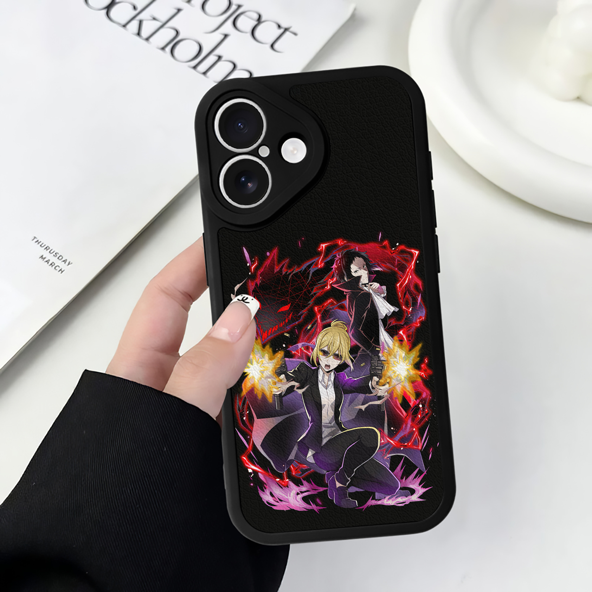 （画像用） 文豪ストレイドッグス Bungo Stray Dogs 【iPhone 16シリーズ対応】シリコンスマホケース（レザー調） 材質：シリコン